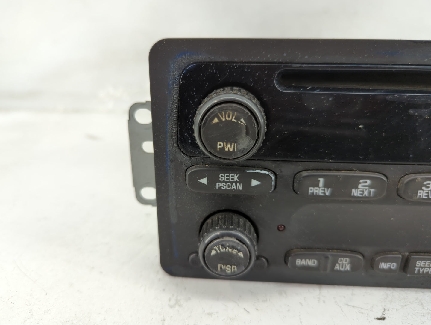 2002-2005 Chevrolet Impala Radio AM FM Cd Player Receiver Replacement Fits Fits 2002 2003 2004 2005 OEM Used Auto Parts - Oe