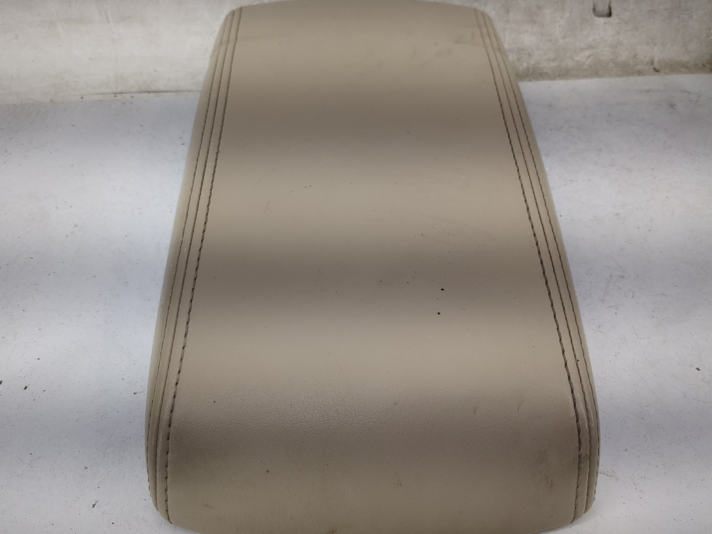 2007-2016 Chevrolet Impala Center Console Armrest Cover Lid Fits Fits 2007 2008 2009 2010 2011 2012 2013 2014 2015 2016 OEM 