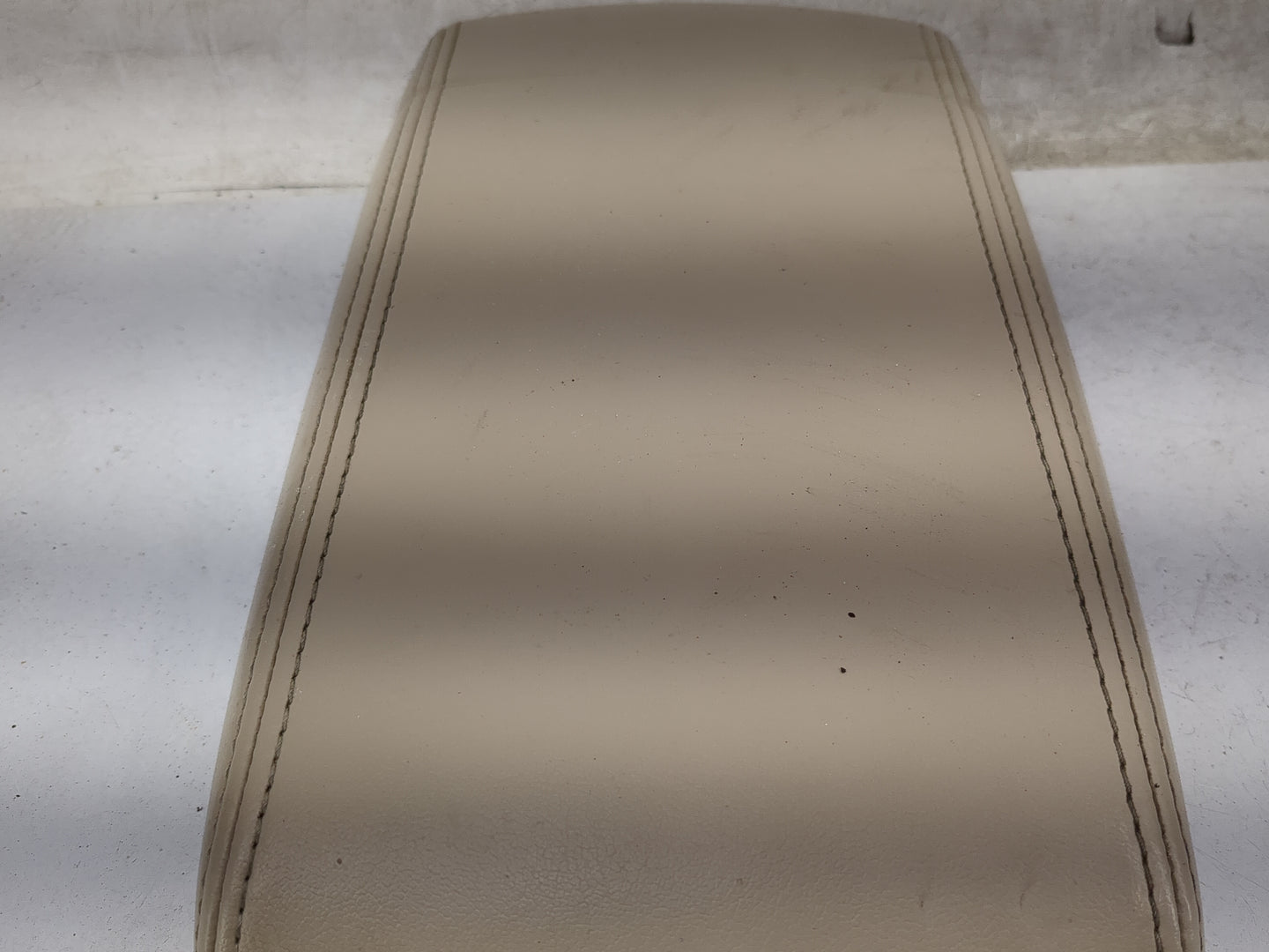 2007-2016 Chevrolet Impala Center Console Armrest Cover Lid Fits Fits 2007 2008 2009 2010 2011 2012 2013 2014 2015 2016 OEM 