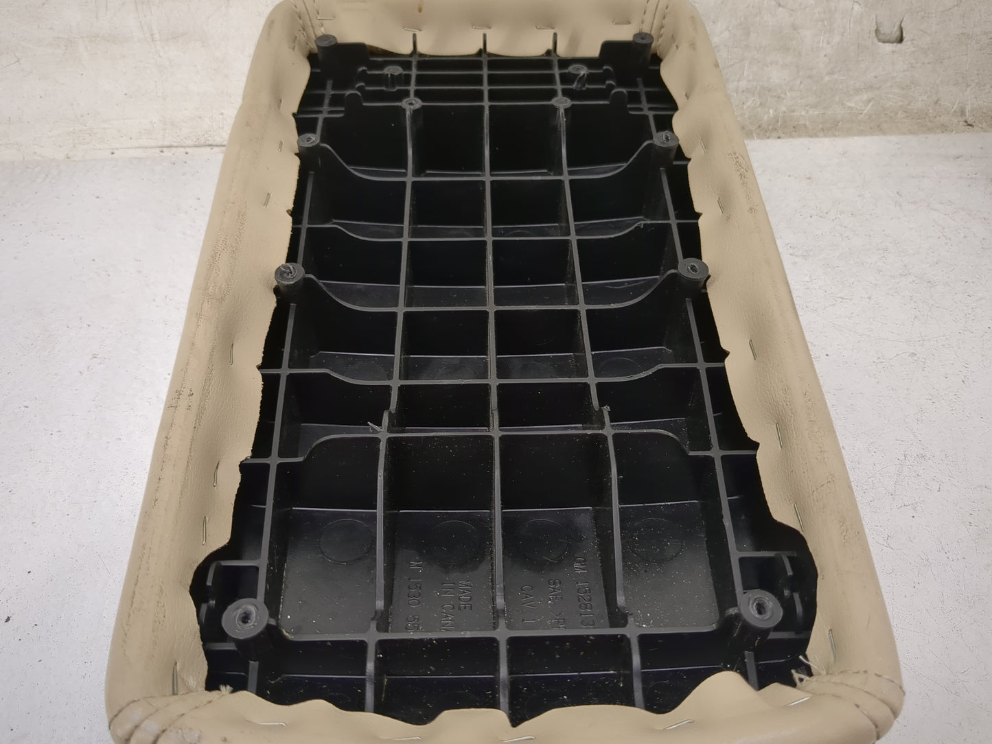 2007-2016 Chevrolet Impala Center Console Armrest Cover Lid Fits Fits 2007 2008 2009 2010 2011 2012 2013 2014 2015 2016 OEM 