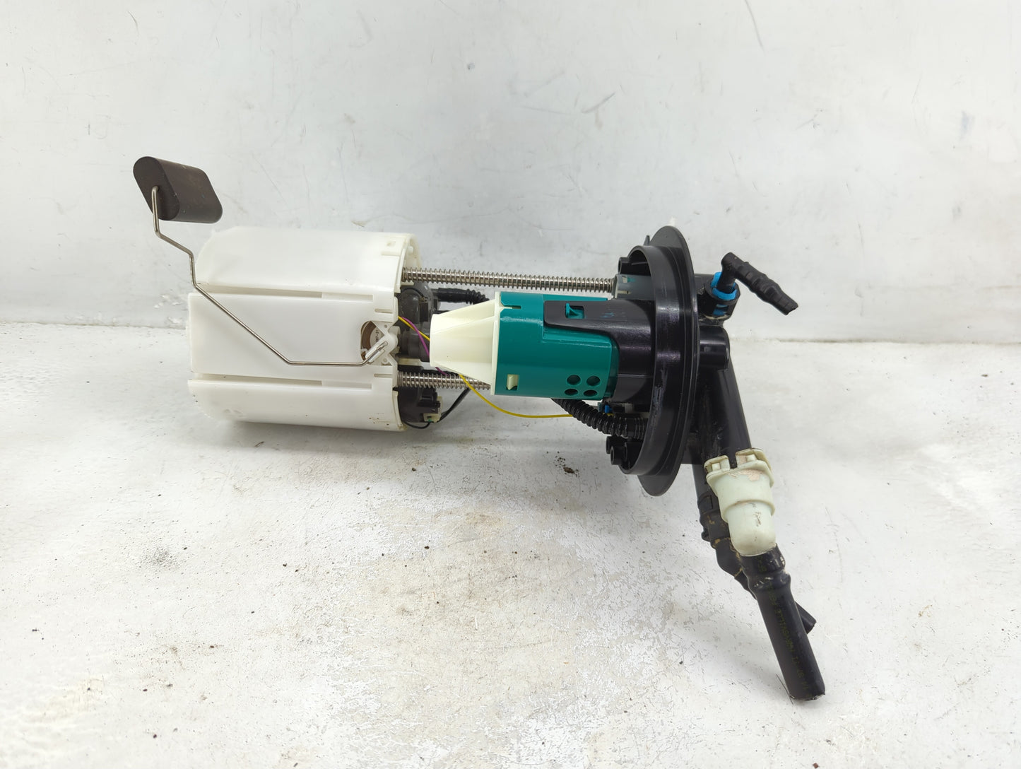 2012-2016 Chevrolet Impala Electrical Gas Fuel Pump Assembly - Oemusedautoparts1.com