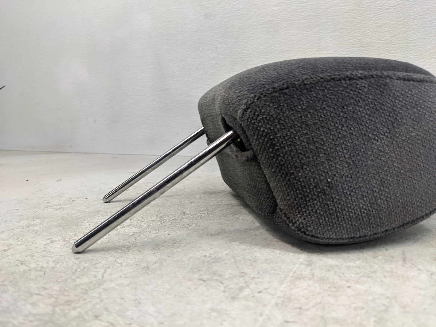 2009 Chevrolet Impala Headrest Head Rest Front Driver Passenger Seat - Oemusedautoparts1.com