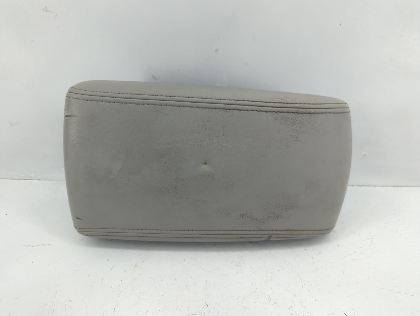 2007-2016 Chevrolet Impala Center Console Armrest Cover Lid Fits Fits 2007 2008 2009 2010 2011 2012 2013 2014 2015 2016 OEM 