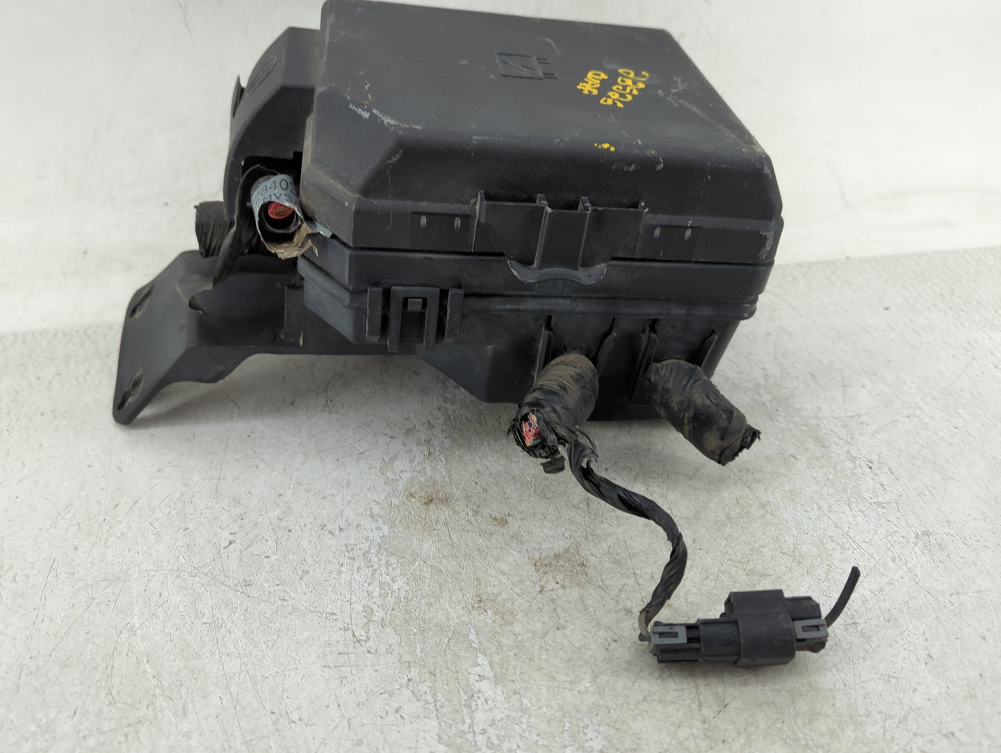 2012-2016 Chevrolet Impala Fusebox Fuse Box Panel Relay Module Fits Fits 2012 2013 2014 2015 2016 OEM Used Auto Parts - Oemu