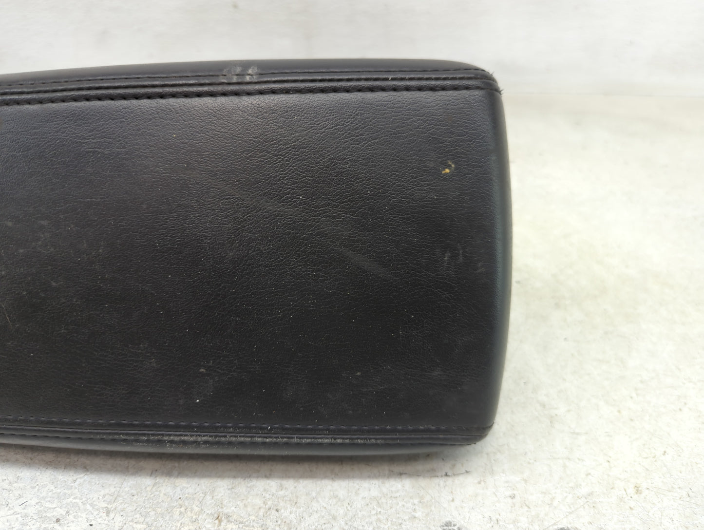 2007-2016 Chevrolet Impala Center Console Armrest Cover Lid Fits Fits 2007 2008 2009 2010 2011 2012 2013 2014 2015 2016 OEM 