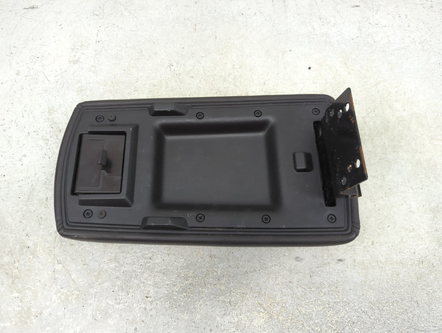 2007-2016 Chevrolet Impala Center Console Armrest Cover Lid Fits Fits 2007 2008 2009 2010 2011 2012 2013 2014 2015 2016 OEM 