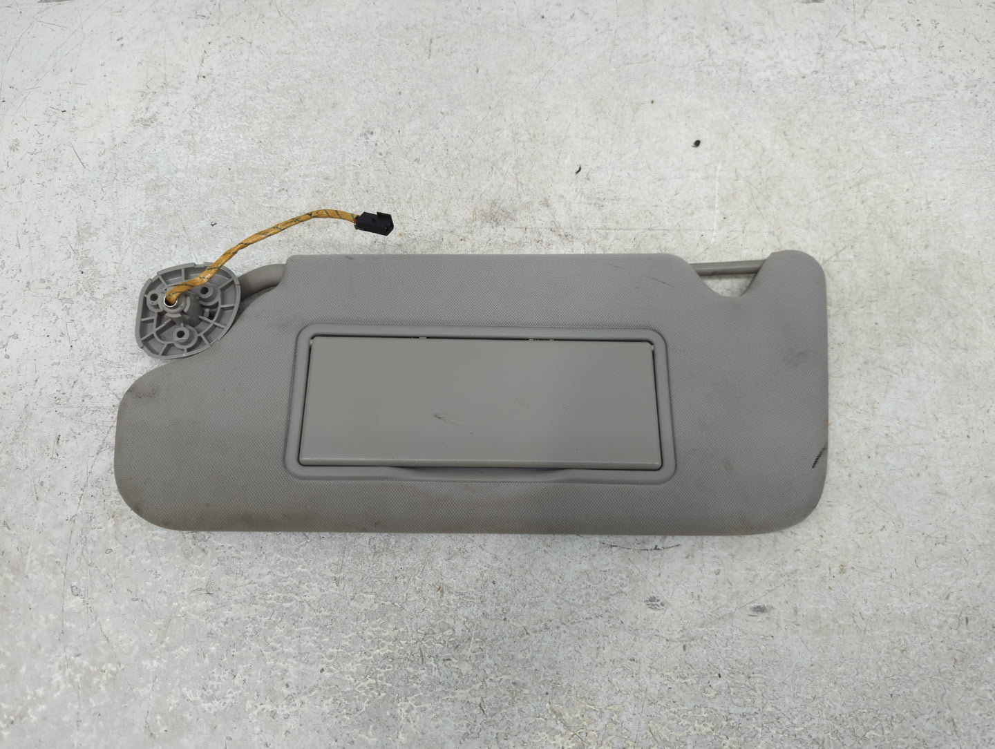 2006-2016 Chevrolet Impala Sun Visor Shade Replacement Driver Left Mirror Fits OEM Used Auto Parts - Oemusedautoparts1.com