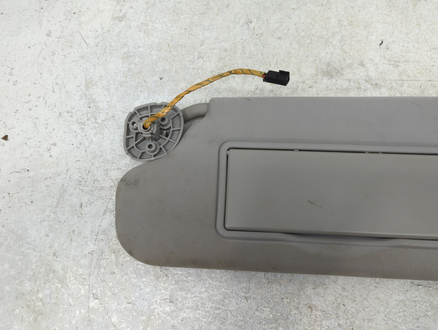 2006-2016 Chevrolet Impala Sun Visor Shade Replacement Driver Left Mirror Fits OEM Used Auto Parts - Oemusedautoparts1.com
