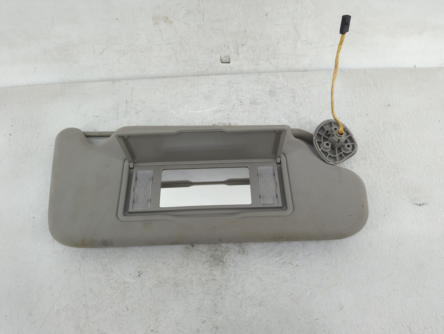 2006-2016 Chevrolet Impala Sun Visor Shade Replacement Passenger Right Mirror Fits OEM Used Auto Parts - Oemusedautoparts1.c
