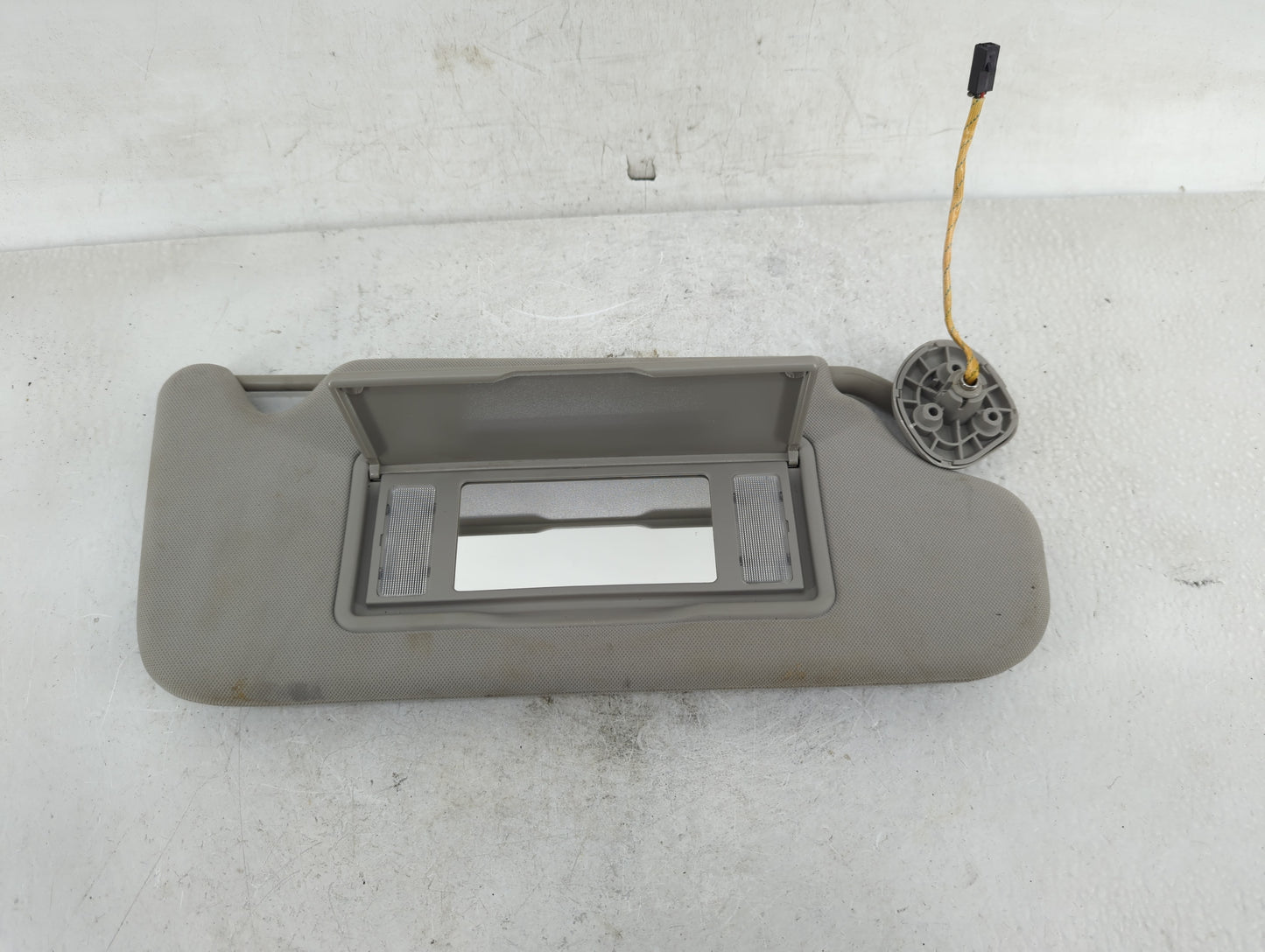 2006-2016 Chevrolet Impala Sun Visor Shade Replacement Passenger Right Mirror Fits OEM Used Auto Parts - Oemusedautoparts1.c