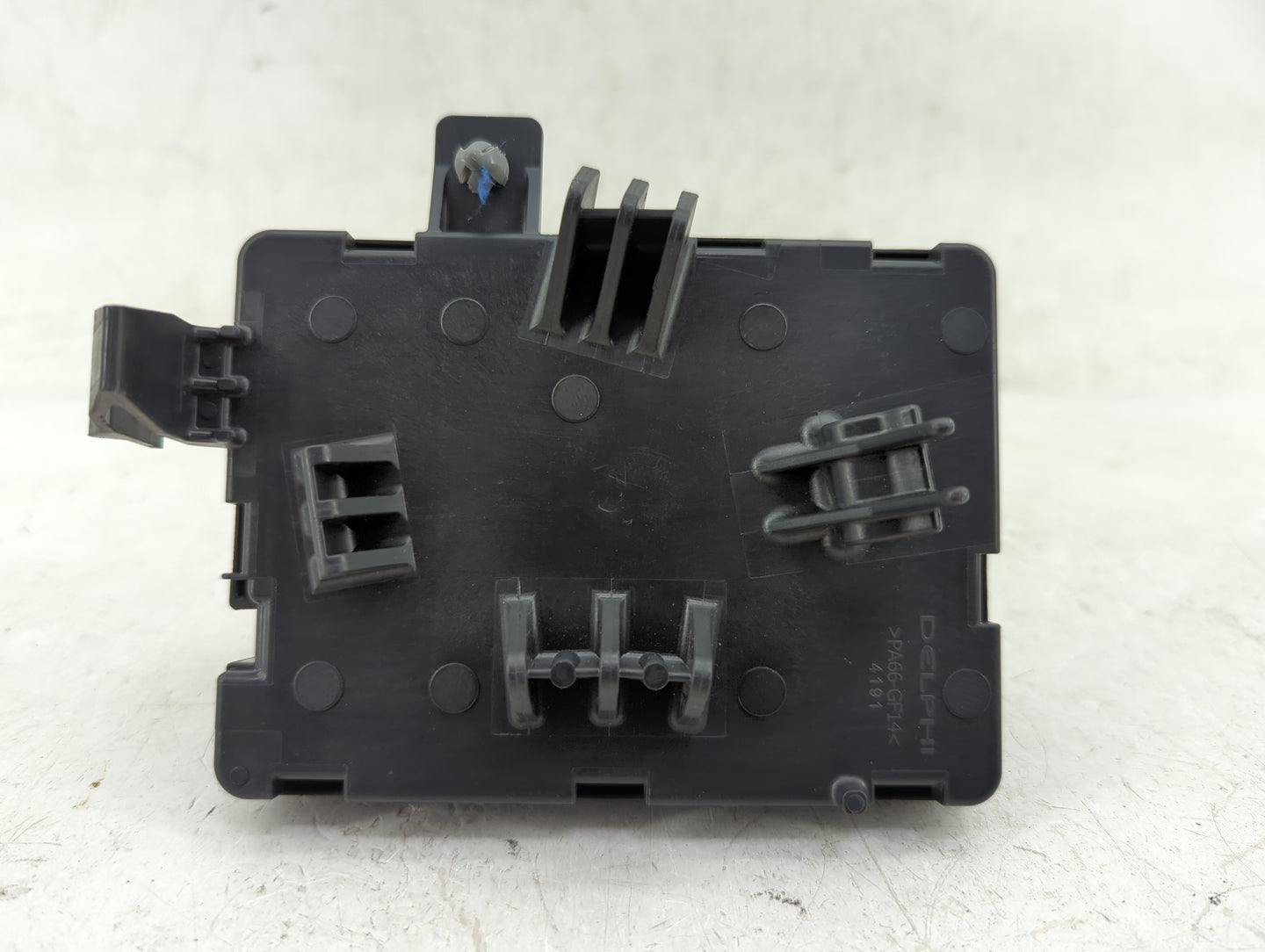 2006-2013 Chevrolet Impala Body Control Module Bcm Inner Cabin Fuse Box - Oemusedautoparts1.com