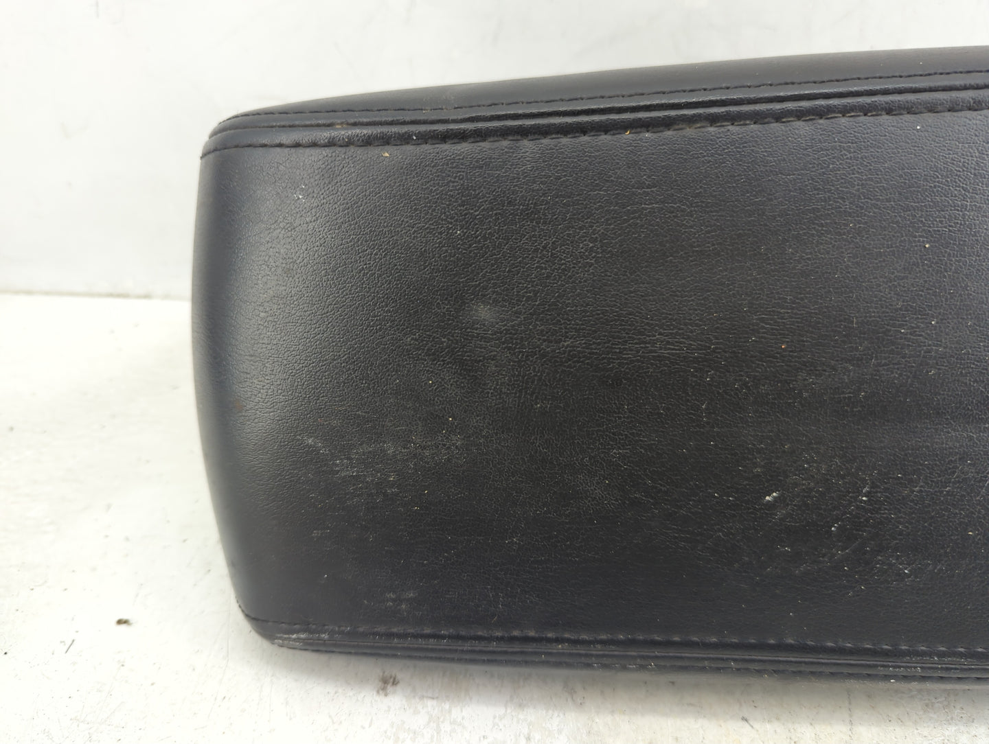 2007-2016 Chevrolet Impala Center Console Armrest Cover Lid Fits Fits 2007 2008 2009 2010 2011 2012 2013 2014 2015 2016 OEM 