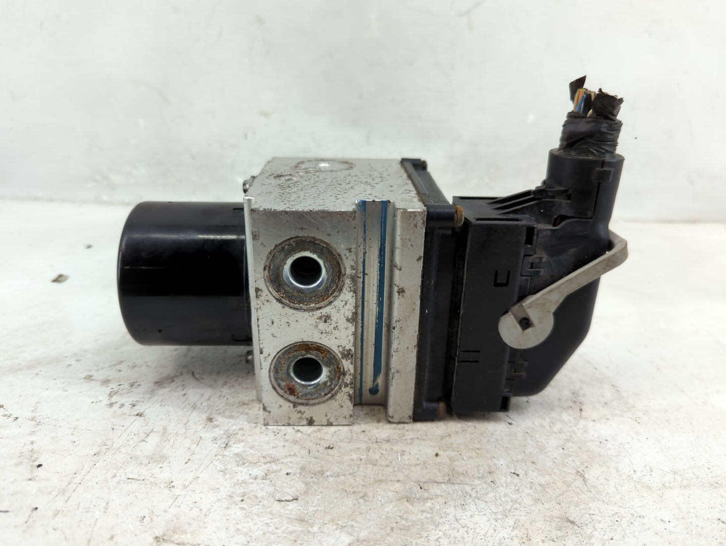 2008-2010 Chevrolet Impala ABS Pump Control Module Replacement Fits Fits 2008 2009 2010 OEM Used Auto Parts - Oemusedautopar