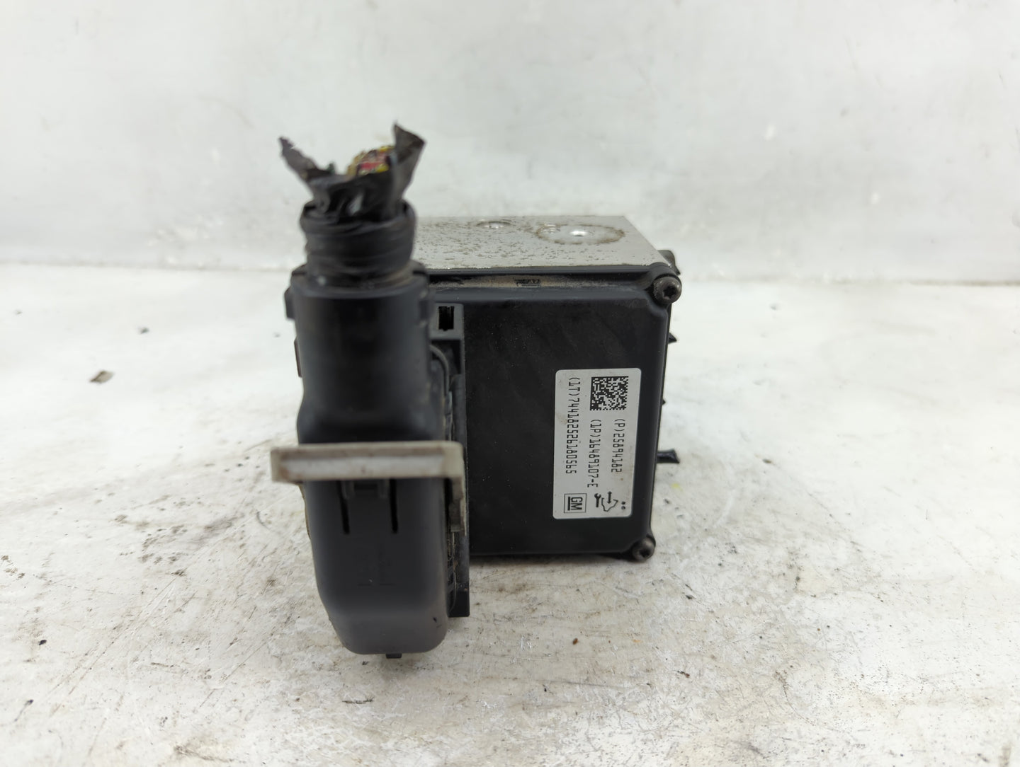 2008-2010 Chevrolet Impala ABS Pump Control Module Replacement Fits Fits 2008 2009 2010 OEM Used Auto Parts - Oemusedautopar