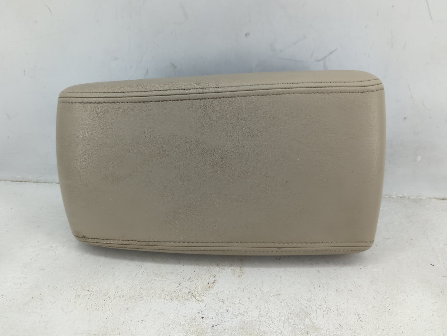 2007-2016 Chevrolet Impala Center Console Armrest Cover Lid Fits Fits 2007 2008 2009 2010 2011 2012 2013 2014 2015 2016 OEM 