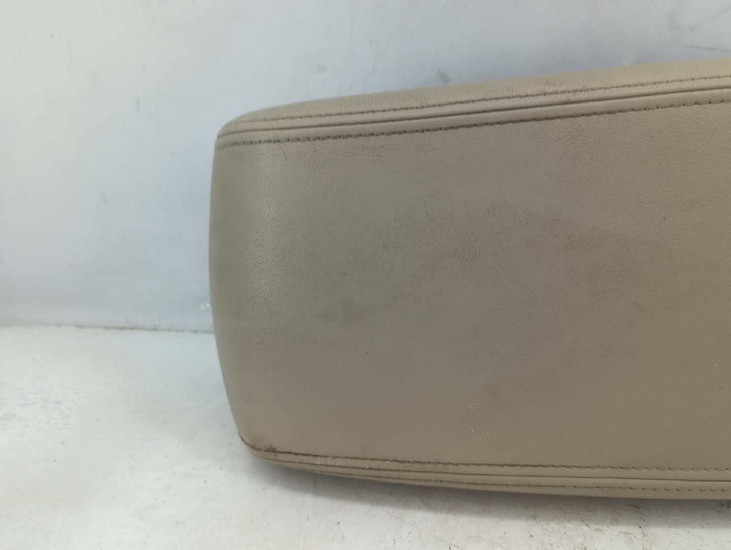 2007-2016 Chevrolet Impala Center Console Armrest Cover Lid Fits Fits 2007 2008 2009 2010 2011 2012 2013 2014 2015 2016 OEM 