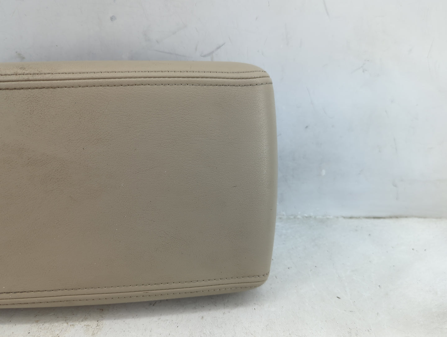 2007-2016 Chevrolet Impala Center Console Armrest Cover Lid Fits Fits 2007 2008 2009 2010 2011 2012 2013 2014 2015 2016 OEM 