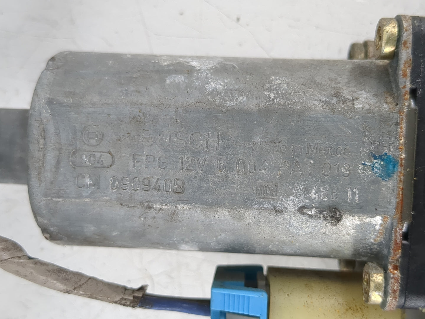 2003-2005 Chevrolet Impala Passenger Front Right Power Window Motor - Oemusedautoparts1.com