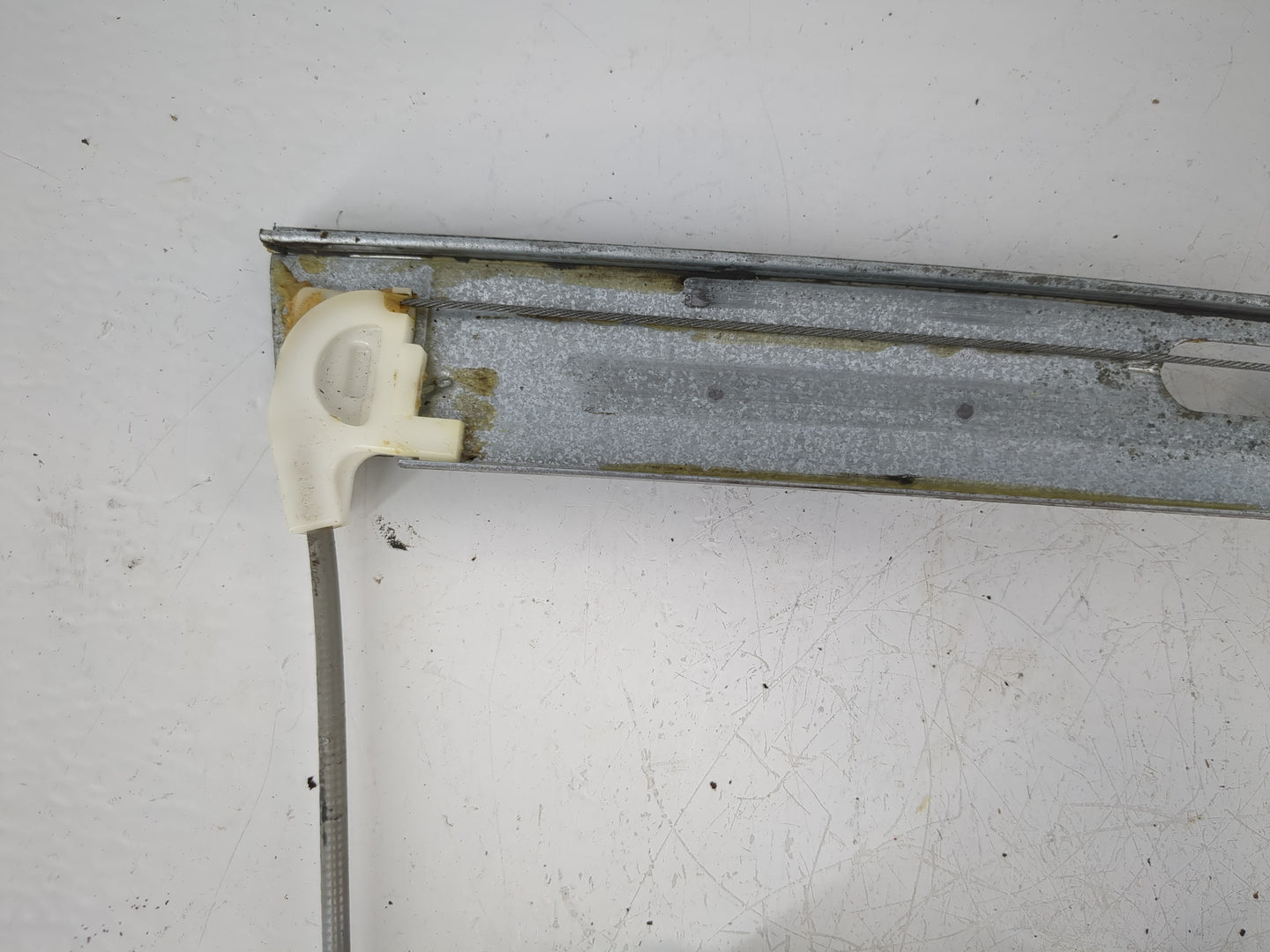 2003-2005 Chevrolet Impala Driver Rear Left Power Window Motor - Oemusedautoparts1.com