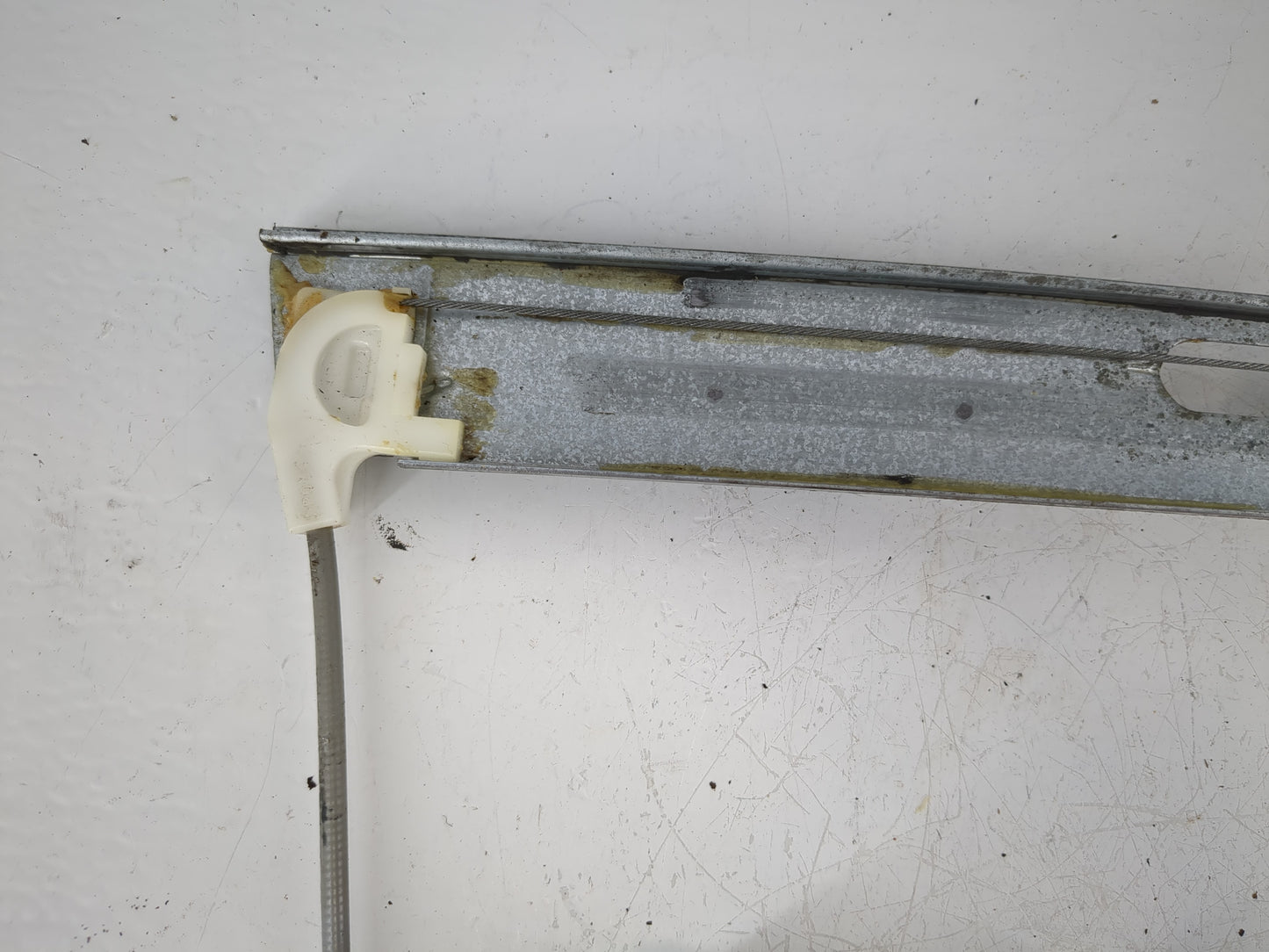 2003-2005 Chevrolet Impala Driver Rear Left Power Window Motor - Oemusedautoparts1.com