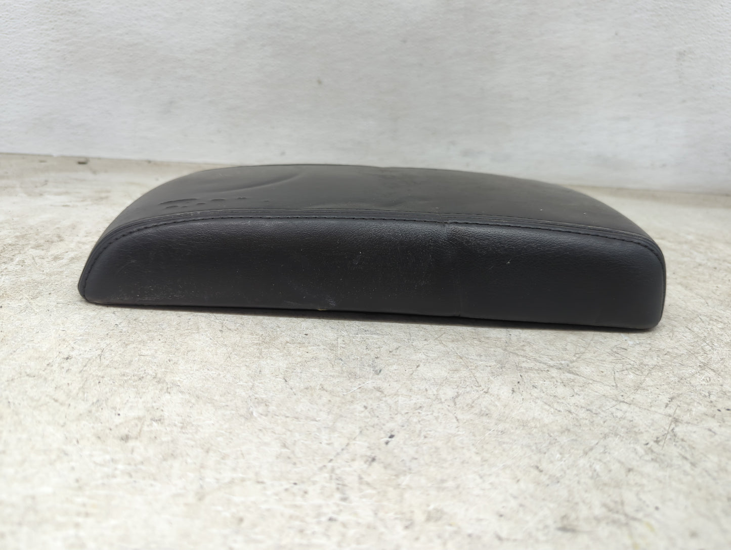 0 Chevrolet Impala Limited Center Console Armrest Cover Lid Fits Fits 207 2008 2009 2010 2011 2012 2013 2014 2015 2016 OEM U