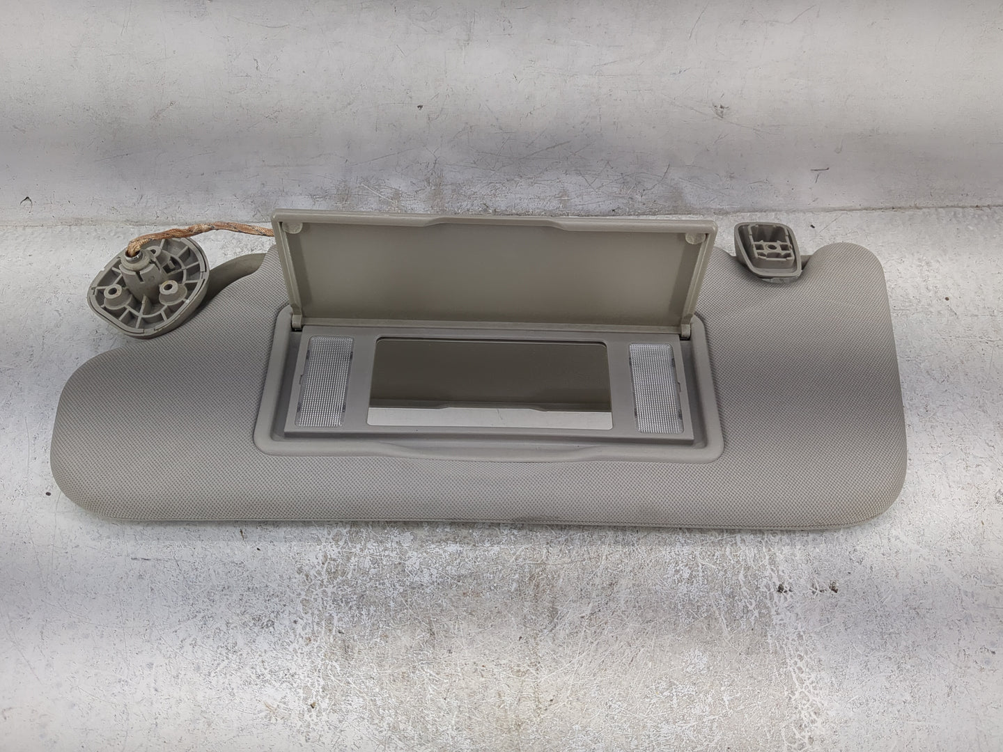 0 Chevrolet Impala Limited Sun Visor Shade Replacement Driver Left Mirror Fits OEM Used Auto Parts - Oemusedautoparts1.com