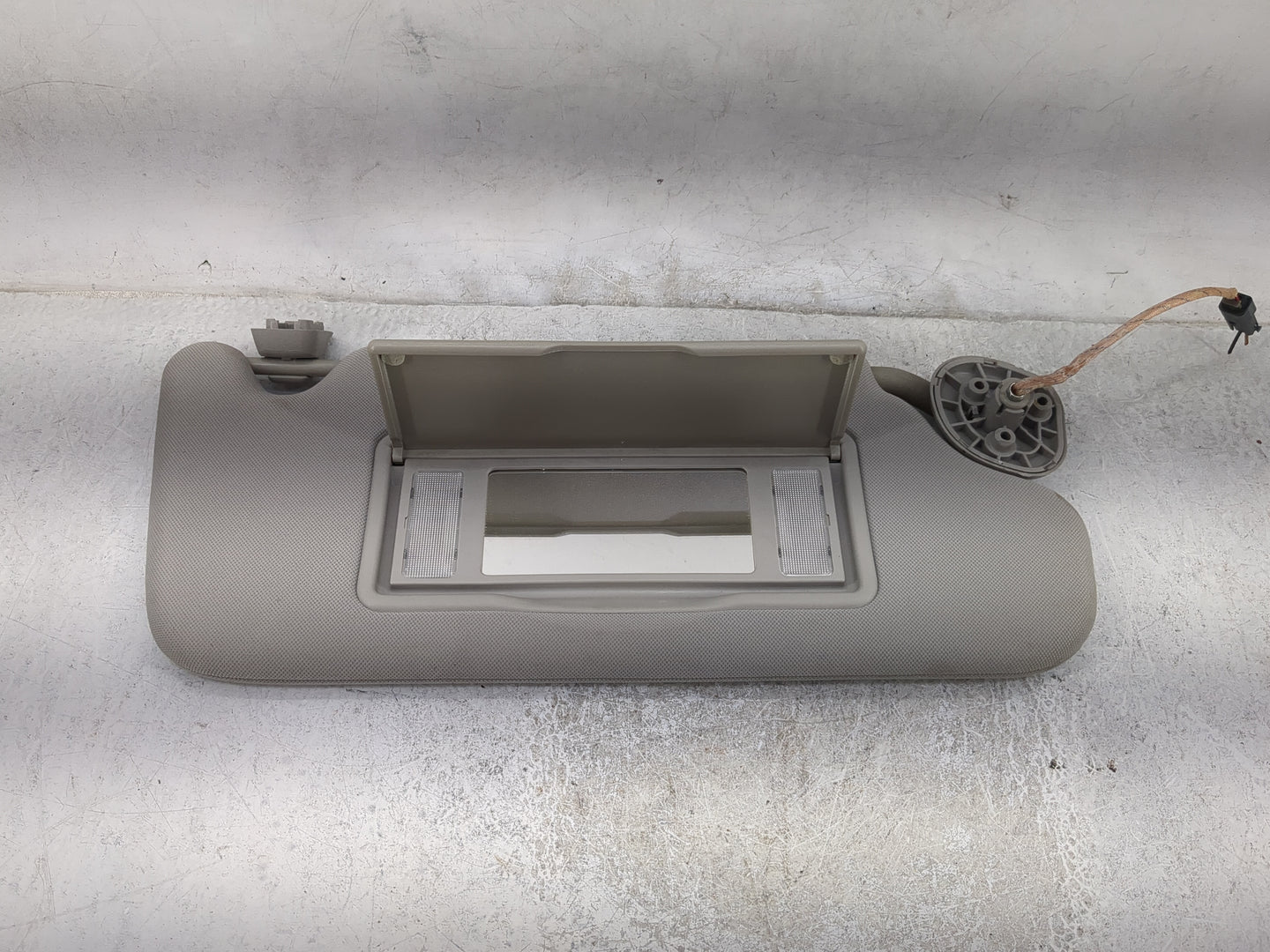 0 Chevrolet Impala Limited Sun Visor Shade Replacement Passenger Right Mirror Fits OEM Used Auto Parts - Oemusedautoparts1.c