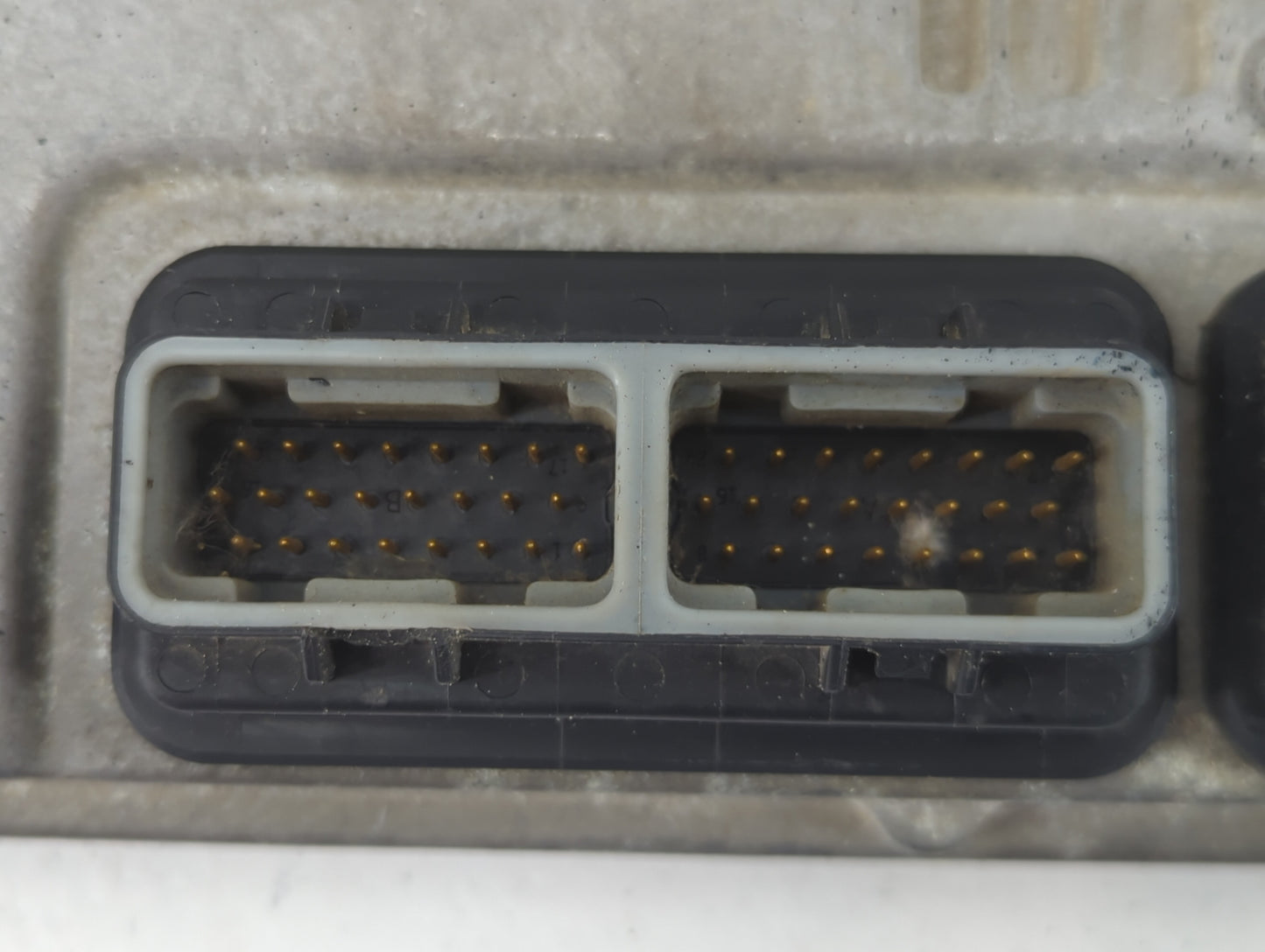 0 Chevrolet International PCM Engine Control Computer ECU ECM PCU OEM P/N:5WY7194/01 1839368C1 Fits OEM Used Auto Parts - Oe