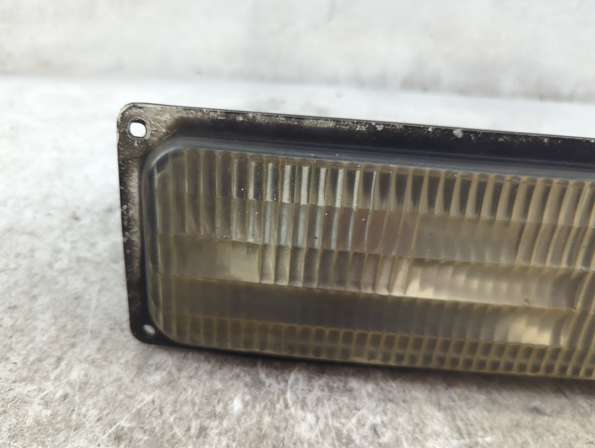 Chevrolet K1500 Passenger Right Oem Front Light Lamp - Oemusedautoparts1.com