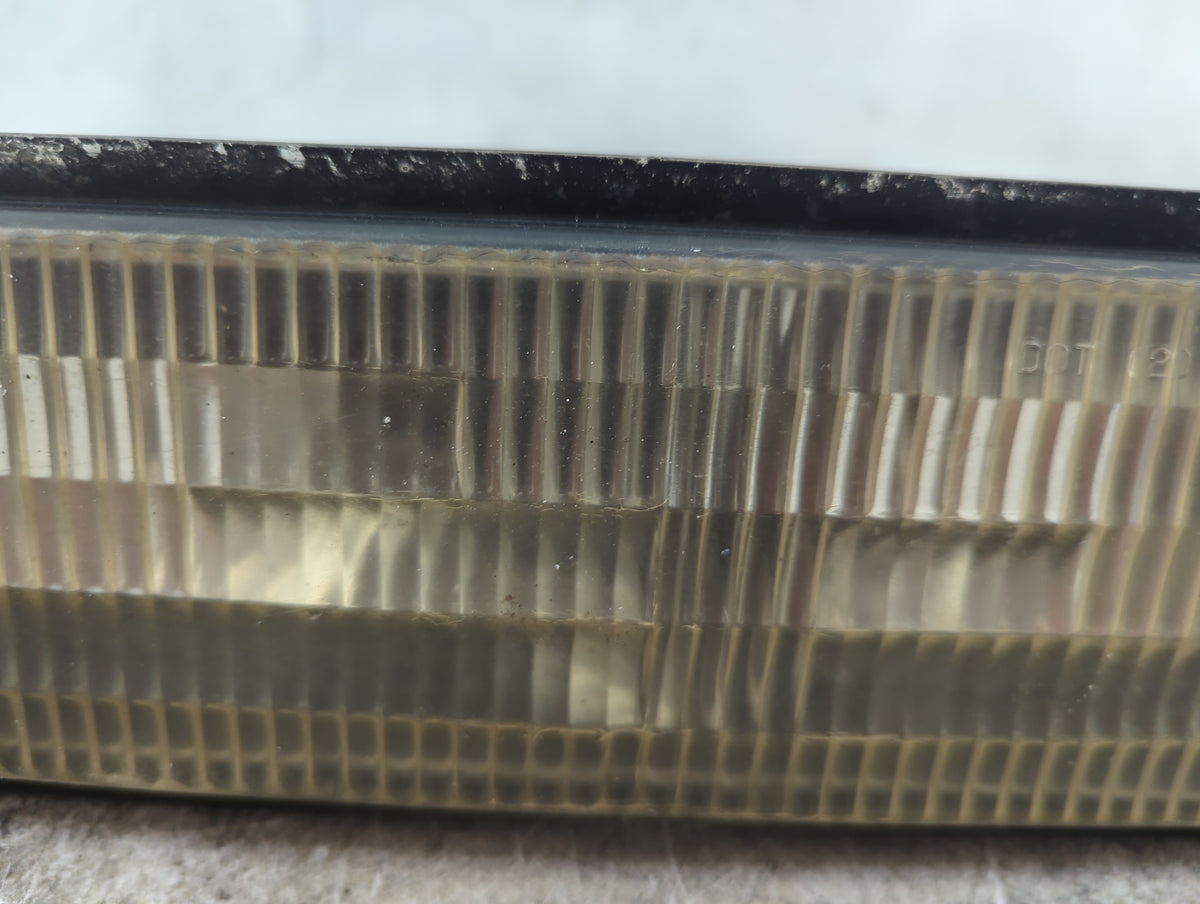 Chevrolet K1500 Passenger Right Oem Front Light Lamp - Oemusedautoparts1.com