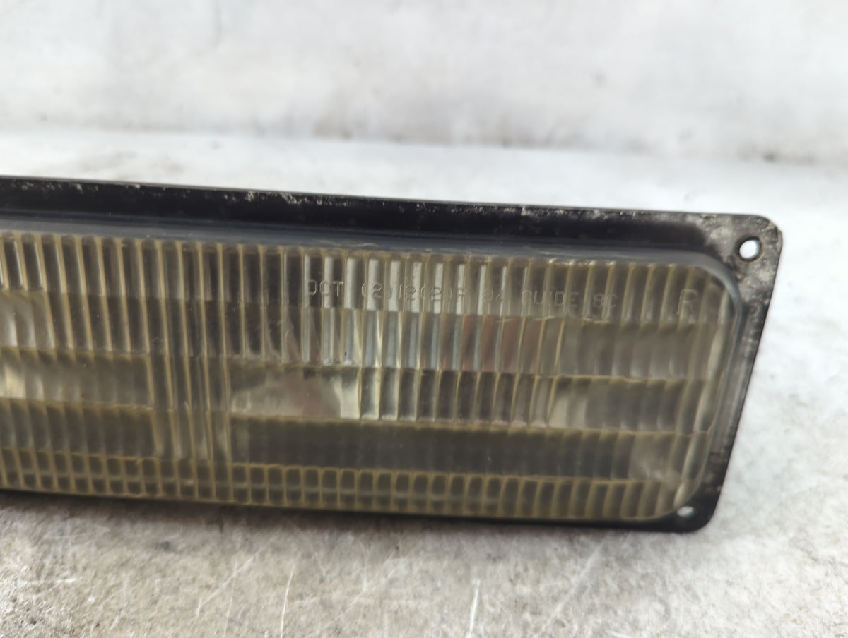 Chevrolet K1500 Passenger Right Oem Front Light Lamp - Oemusedautoparts1.com