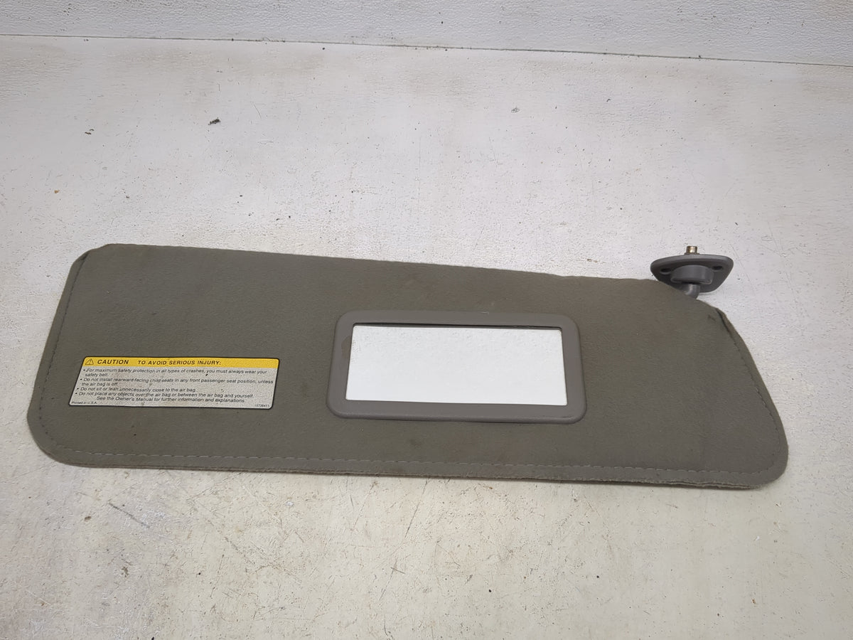 0 Chevrolet K1500 Sun Visor Shade Replacement Passenger Right Mirror Fits OEM Used Auto Parts - Oemusedautoparts1.com