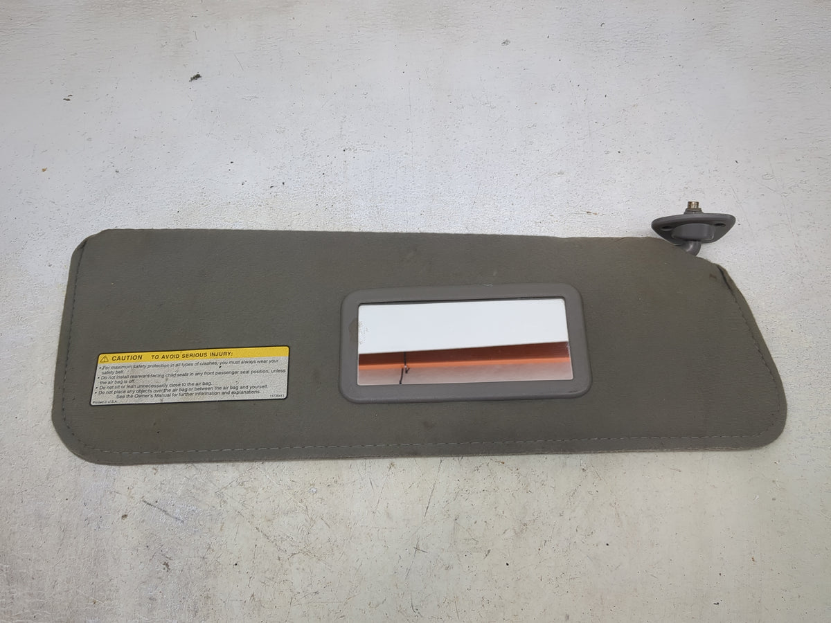 0 Chevrolet K1500 Sun Visor Shade Replacement Passenger Right Mirror Fits OEM Used Auto Parts - Oemusedautoparts1.com