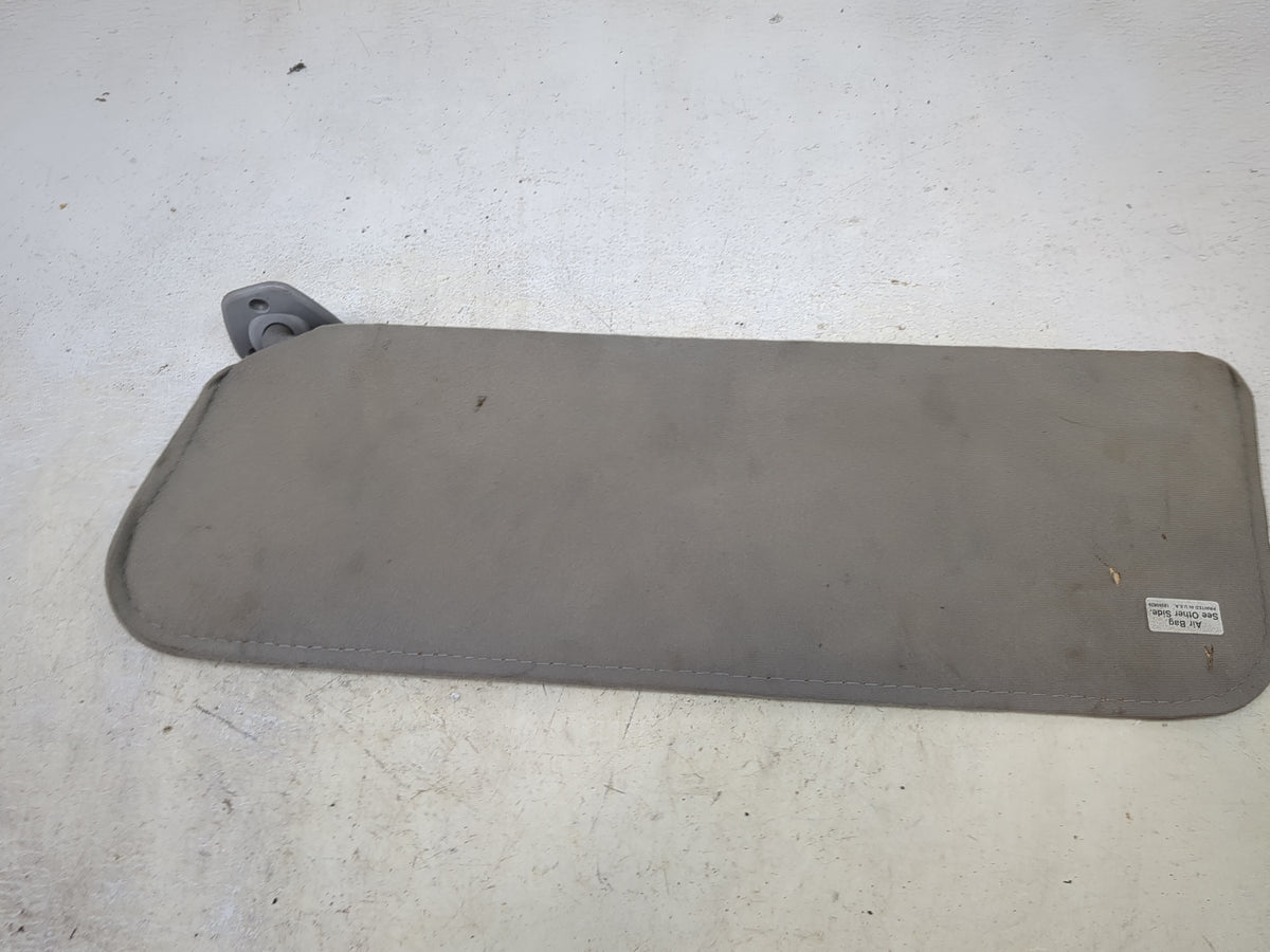 0 Chevrolet K1500 Sun Visor Shade Replacement Passenger Right Mirror Fits OEM Used Auto Parts - Oemusedautoparts1.com