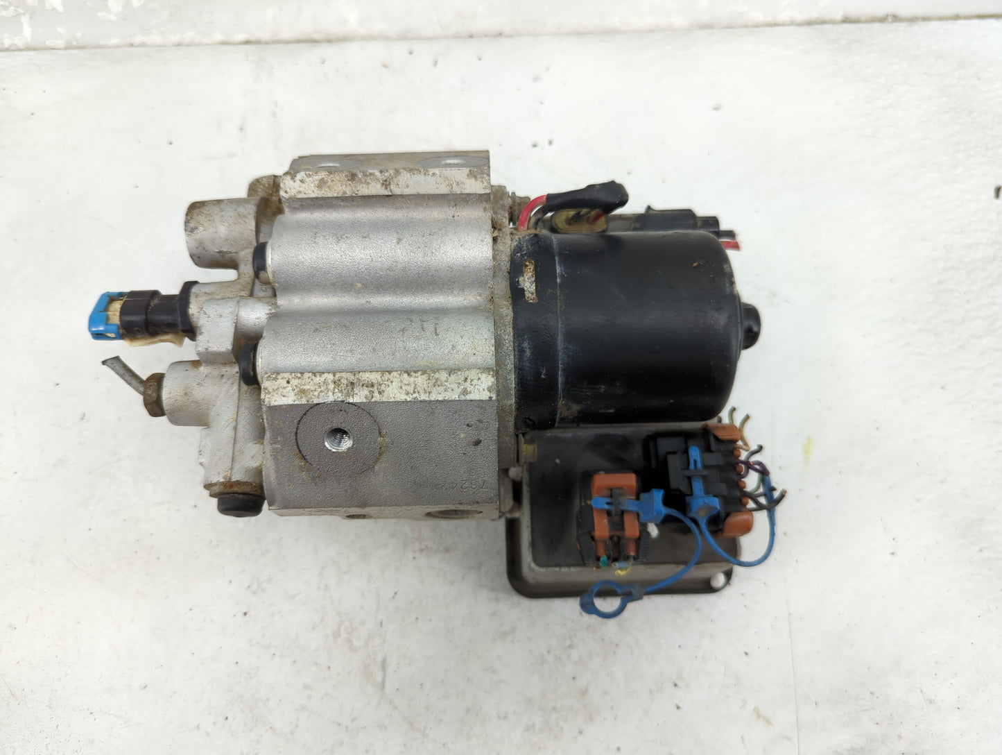 0 Chevrolet K1500 ABS Pump Control Module Replacement Fits Fits 1998 1999 200 OEM Used Auto Parts - Oemusedautoparts1.com