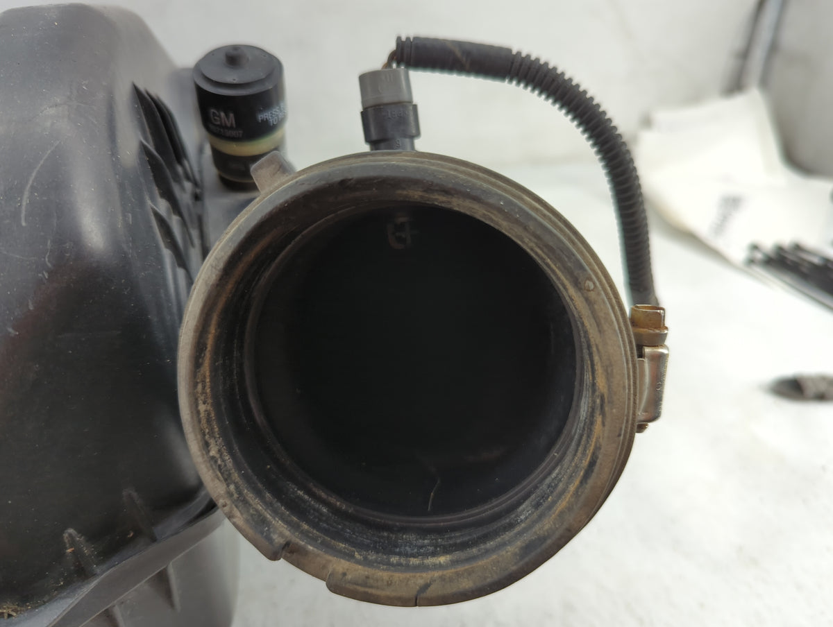 Chevrolet K1500 Air Cleaner Intake-duct Hose Tube - Oemusedautoparts1.com