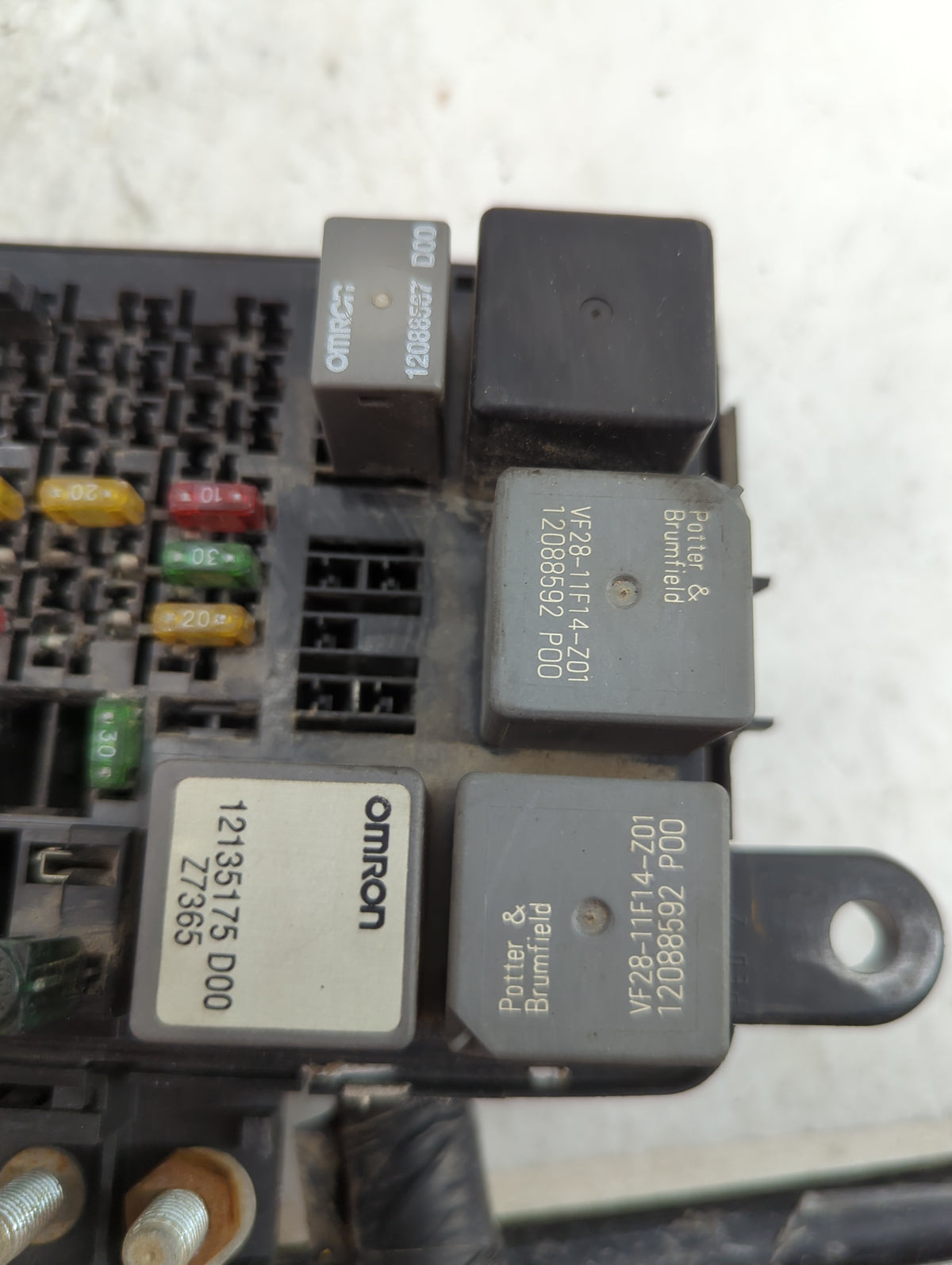 0 Chevrolet K1500 Fusebox Fuse Box Panel Relay Module Fits OEM Used Auto Parts - Oemusedautoparts1.com