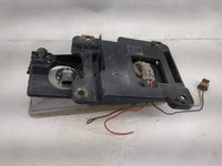 Chevrolet K3500 Passenger Right Oem Head Light Headlight Lamp - Oemusedautoparts1.com