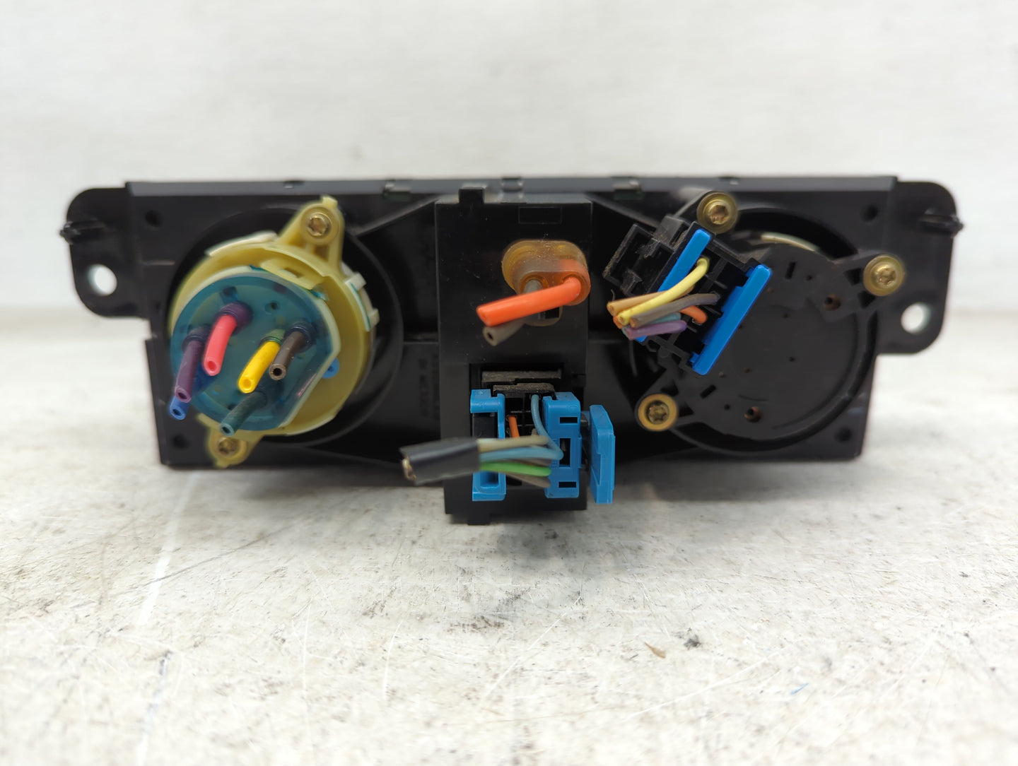 2001-2005 Chevrolet Malibu Climate Control Module Temperature AC/Heater Replacement Fits OEM Used Auto Parts - Oemusedautopa
