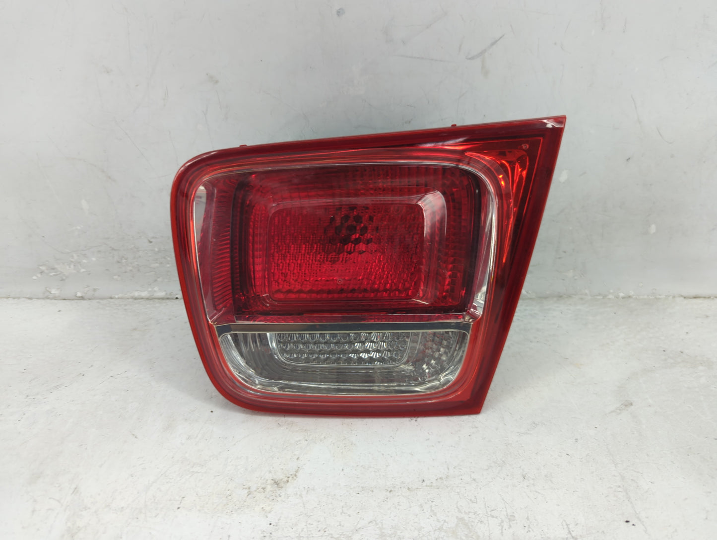 2013-2016 Chevrolet Malibu Driver Left Side Deck Lid Mounted Tail Light - Oemusedautoparts1.com