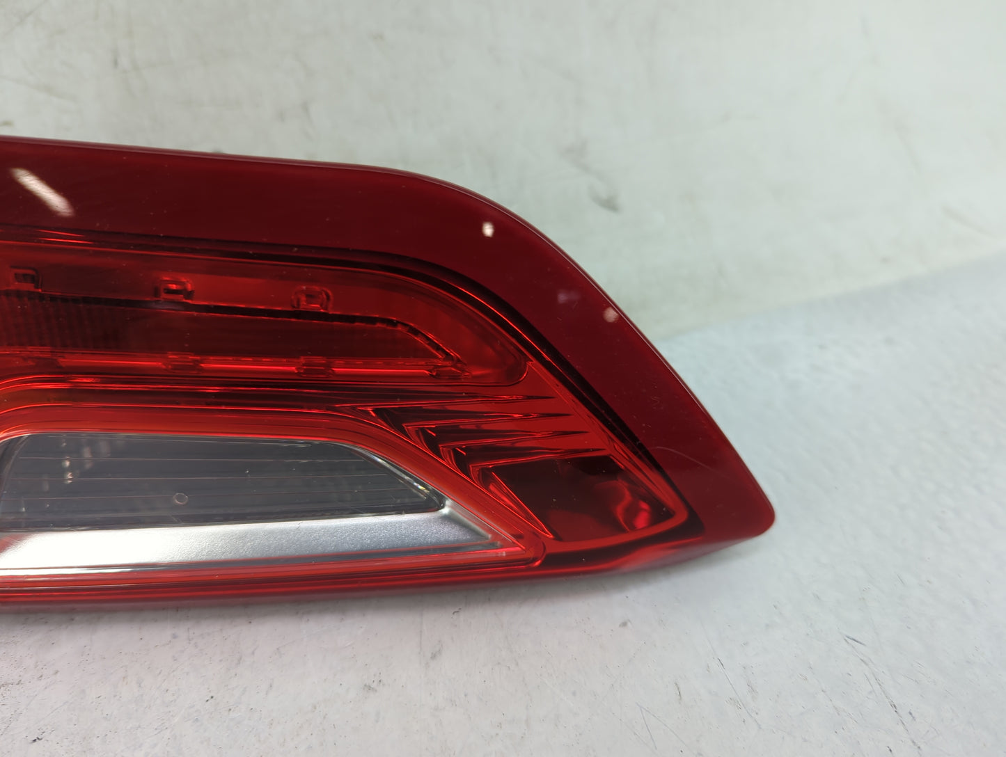 2016 Chevrolet Malibu Passenger Right Side Deck Lid Mounted Tail Light - Oemusedautoparts1.com