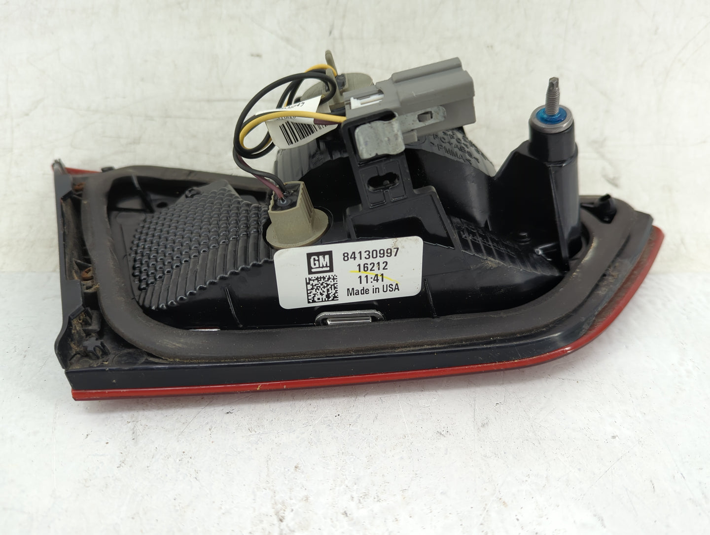 2016 Chevrolet Malibu Passenger Right Side Deck Lid Mounted Tail Light - Oemusedautoparts1.com