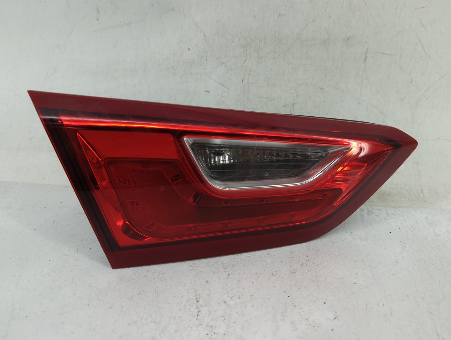 2016-2021 Chevrolet Malibu Driver Left Side Deck Lid Mounted Tail Light - Oemusedautoparts1.com
