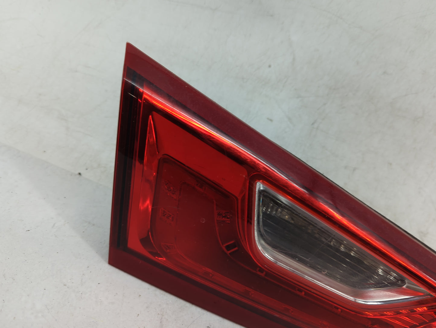 2016-2021 Chevrolet Malibu Driver Left Side Deck Lid Mounted Tail Light - Oemusedautoparts1.com