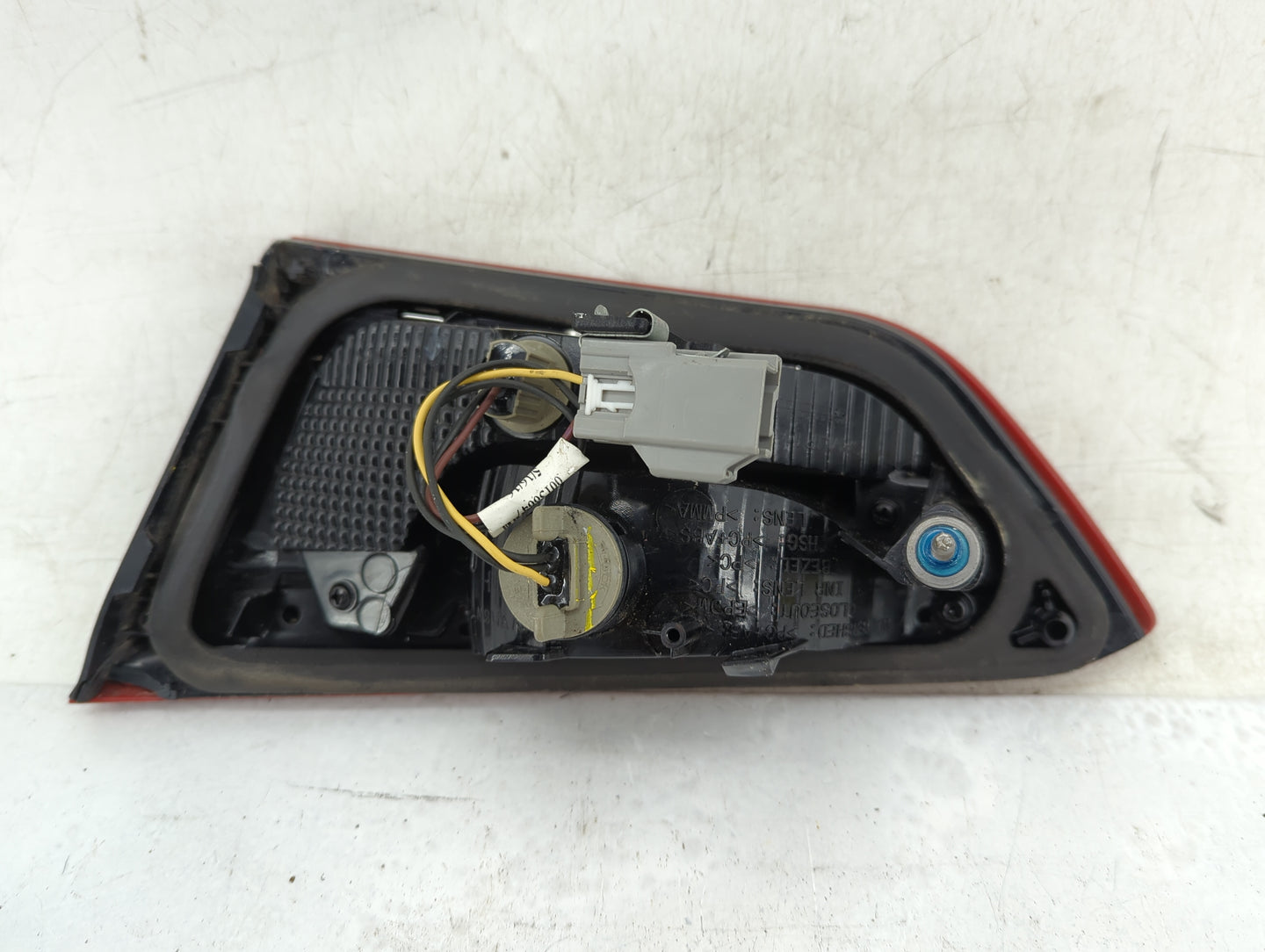 2016-2021 Chevrolet Malibu Driver Left Side Deck Lid Mounted Tail Light - Oemusedautoparts1.com