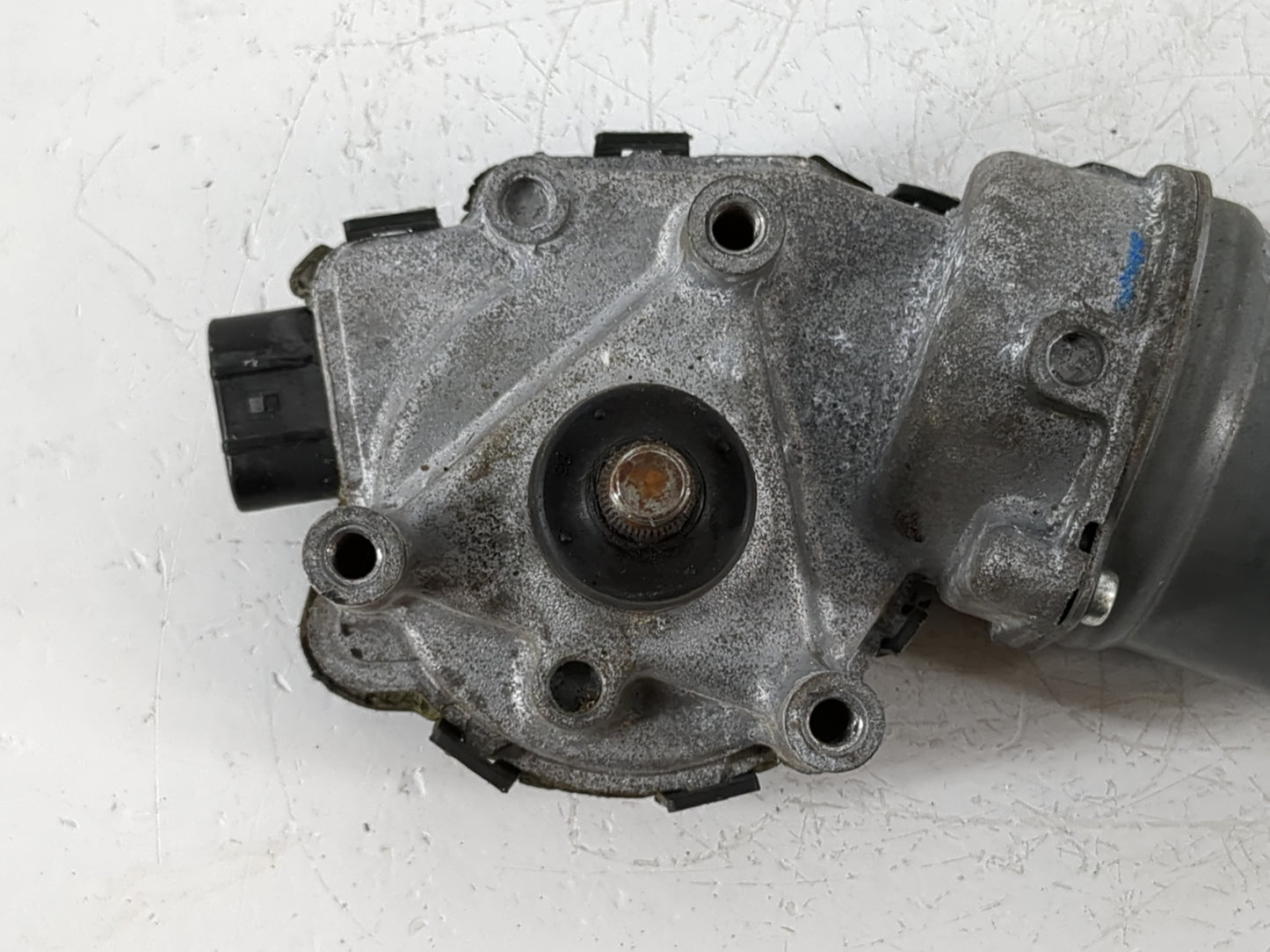 2016-2021 Chevrolet Malibu Front Windshield Wiper Motor Fits Fits 2016 2017 2018 2019 2020 2021 OEM Used Auto Parts - Oemuse