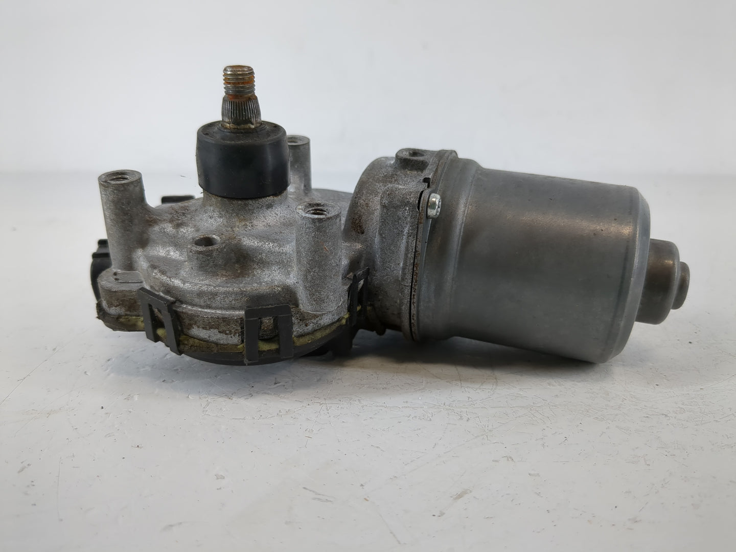 2016-2021 Chevrolet Malibu Front Windshield Wiper Motor Fits Fits 2016 2017 2018 2019 2020 2021 OEM Used Auto Parts - Oemuse