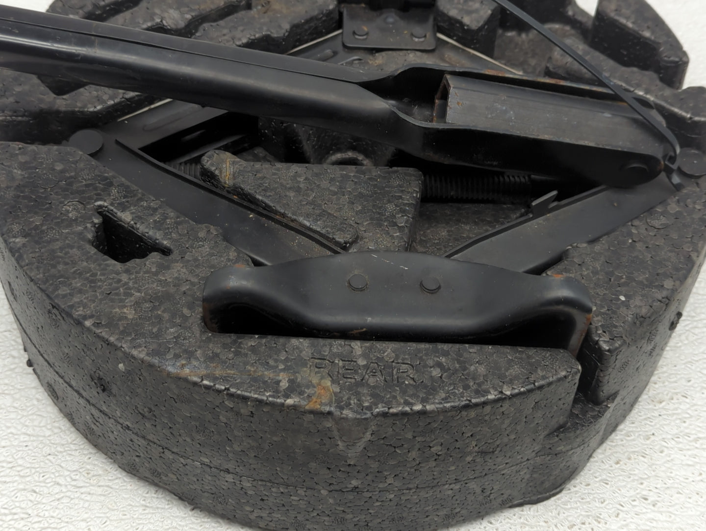 2013 Chevrolet Malibu Spare Scissor Car Jack - Oemusedautoparts1.com