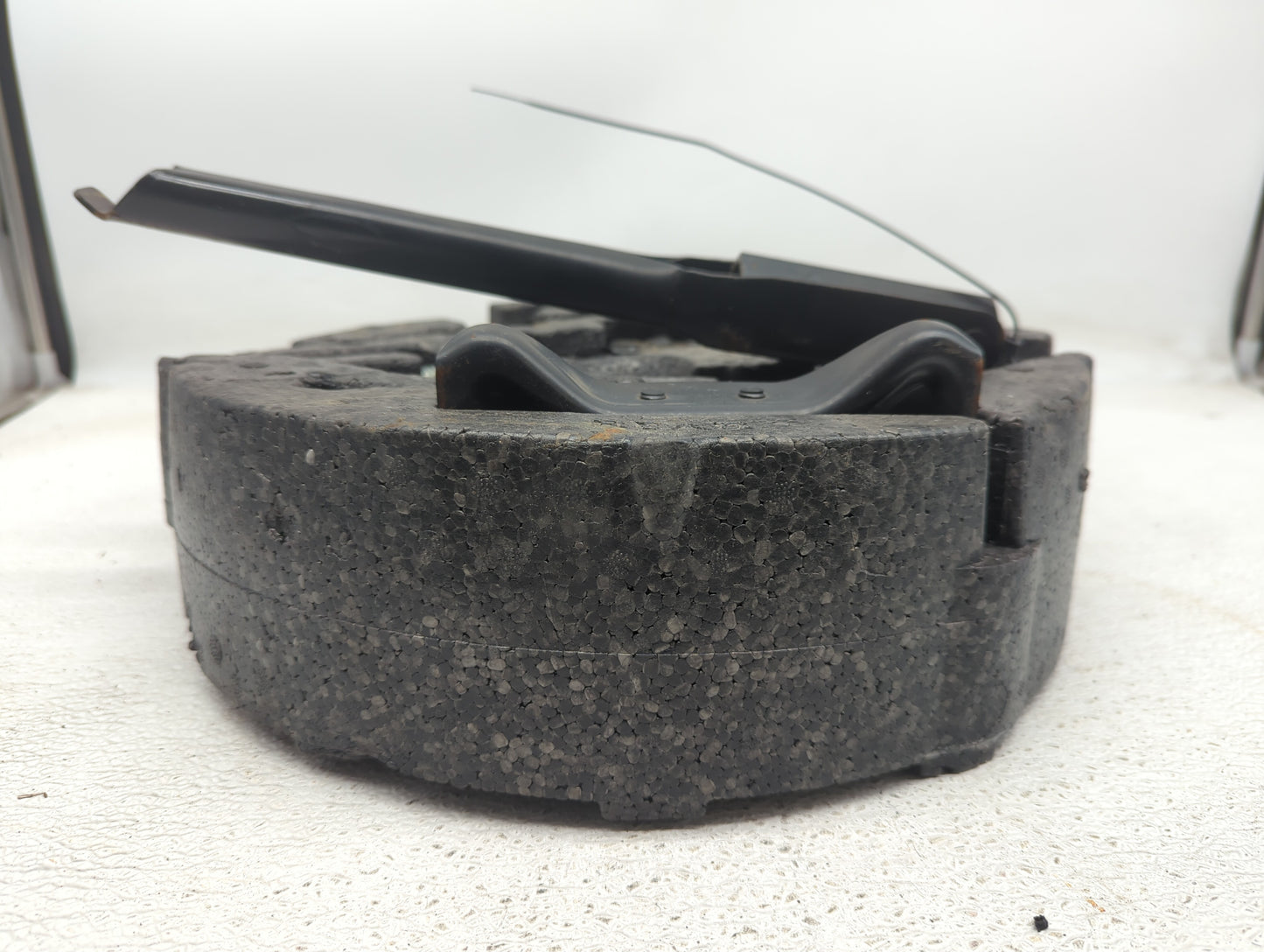 2013 Chevrolet Malibu Spare Scissor Car Jack - Oemusedautoparts1.com