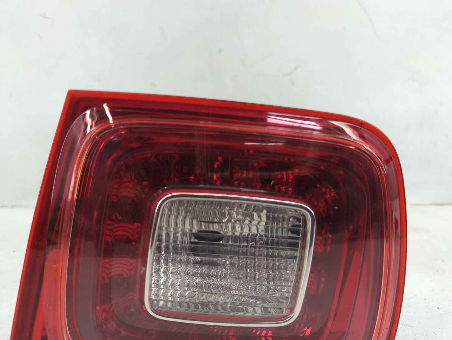 2013 Chevrolet Malibu Passenger Right Side Deck Lid Mounted Tail Light - Oemusedautoparts1.com